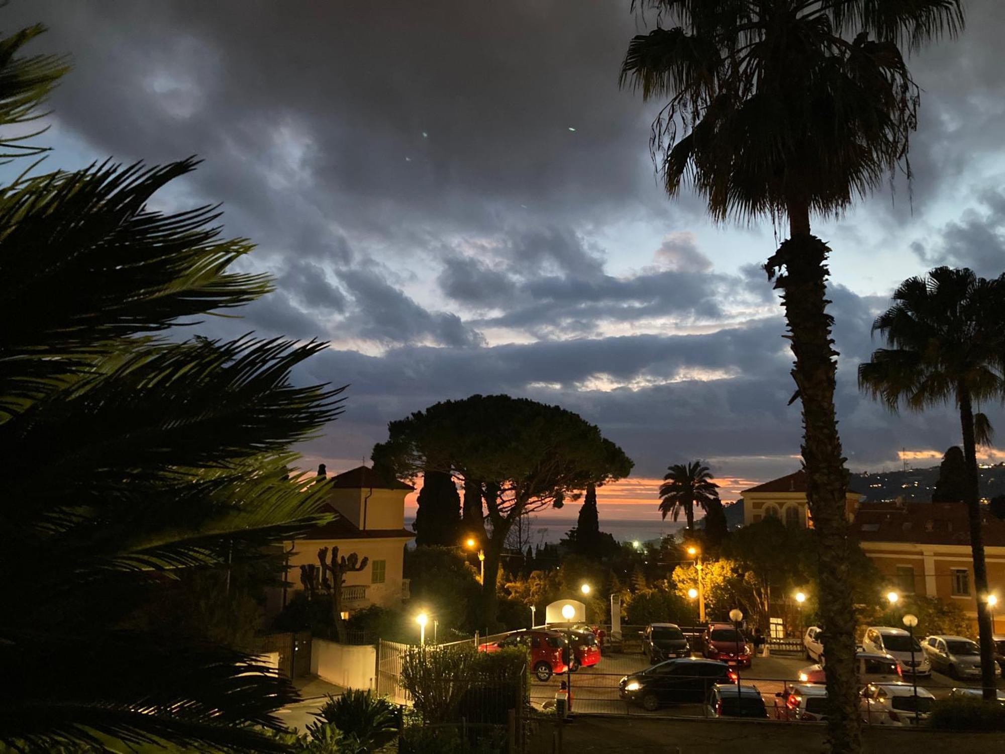 Appartamento Degli Inglesi Sanremo Exterior photo